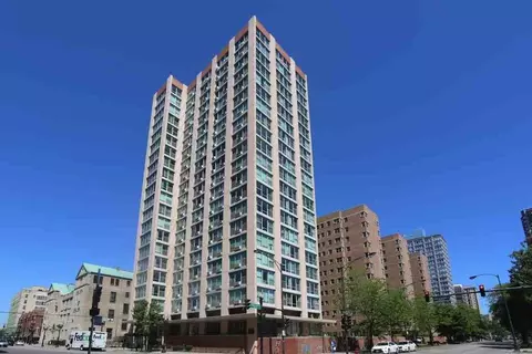 5600 N Sheridan Rd #7C, Chicago, IL 60660