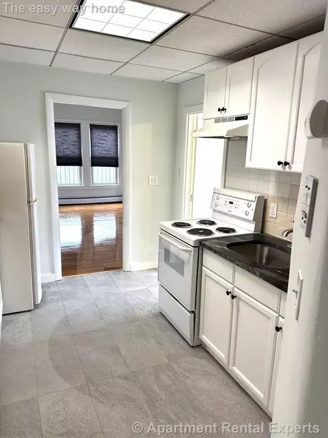 60 Walden St #2, Cambridge, MA 02140