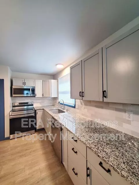 1038 E 14th Ave, Columbus, OH 43211