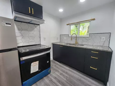2710 Marshall Dr, Sarasota, FL 34239