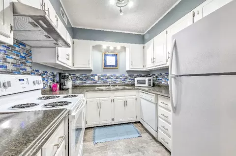 110 Briarcliff Dr, Kannapolis, NC 28081