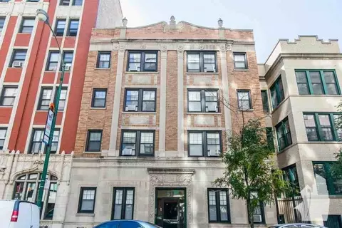 511 W Belmont Ave #32, Chicago, IL 60657