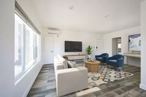 1333 W 36th Pl #08, Los Angeles, CA 90007