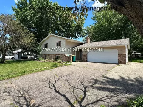 3950 Kentucky Ave N, Crystal, MN 55427