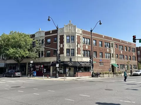 2244 W Wilson Ave #203, Chicago, IL 60625