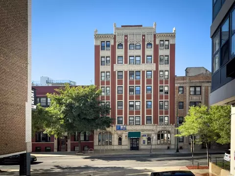 505 W Belmont Ave #1K, Chicago, IL 60657