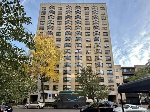 445 W Wellington Ave #15D, Chicago, IL 60657
