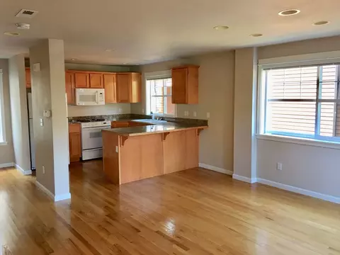 6521 24th Ave NE, Seattle, WA 98115