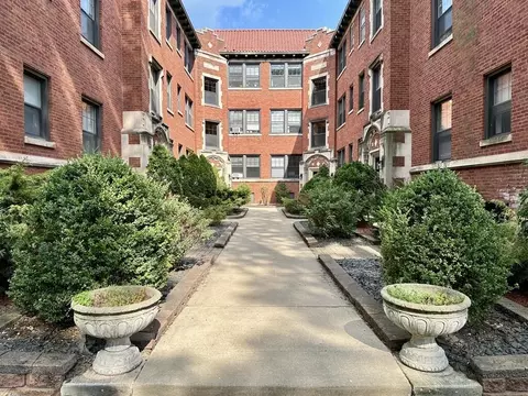 1307 Oak Ave #3W, Evanston, IL 60201