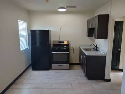 301 N Sunshine Blvd #08, Eloy, AZ 85131