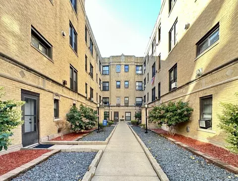 2842 N Orchard St #26, Chicago, IL 60657