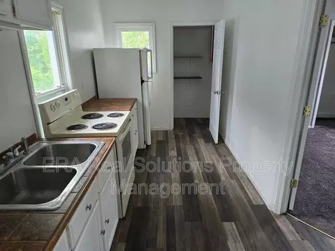 2707 Woodbridge Ave, Cleveland, OH 44109