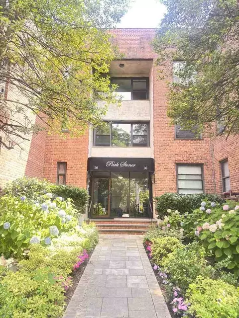 16 Stoner Ave #2F, Great Neck Plaza, NY 11021