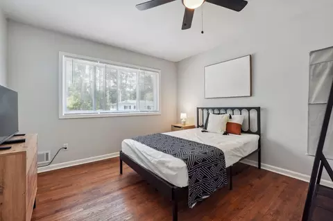private bedroom for professional (bedroom, Riverdale, GA 30296