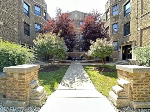 629 W Cornelia Ave #3S, Chicago, IL 60657