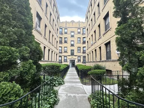 4604 N Beacon St #1F, Chicago, IL 60640