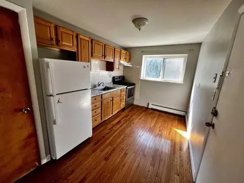 671 River St #1L, Boston, MA 02136