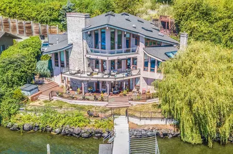 8279 W Mercer Way, Mercer Island, WA 98040