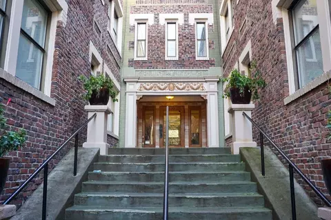 130 NW 19th Ave #109, Portland, OR 97209
