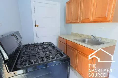 4602 N Beacon St #3A, Chicago, IL 60640
