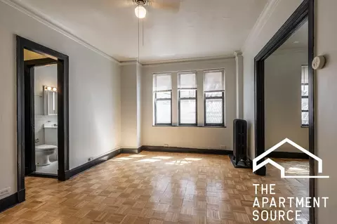 6807 N Sheridan Rd #203, Chicago, IL 60626