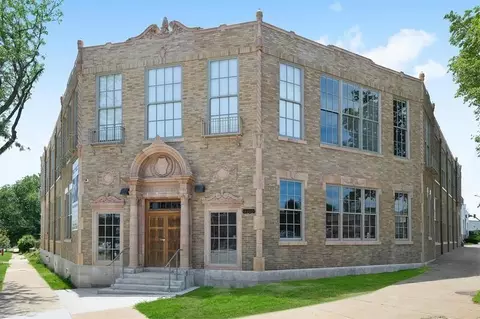 3200 Gillham Rd #212, Kansas City, MO 64109