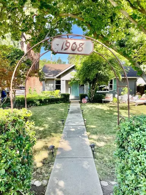 1908 42nd St, Sacramento, CA 95819
