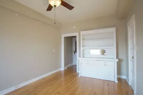 715 SW King Ave #32, Portland, OR 97205