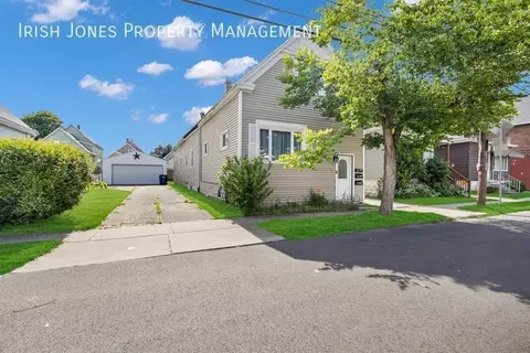 47 Fredro St #UPPER, Buffalo, NY 14206