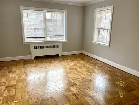 312 Washington St #5-3, Wellesley, MA 02481
