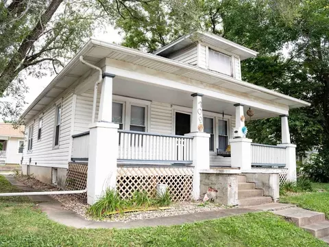 709 E Main St, Urbana, IL 61802