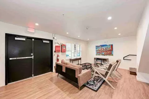 306 E 30th St #109, Austin, TX 78705
