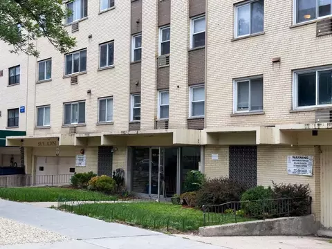 520 W Aldine Ave #403, Chicago, IL 60657