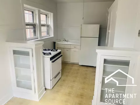 104 Lincoln Ave #2E, Riverside, IL 60546
