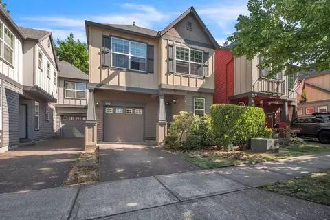 949 SE Tamango St, Hillsboro, OR 97123