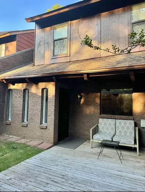 1255 E County Line Rd, Jackson, MS 39211