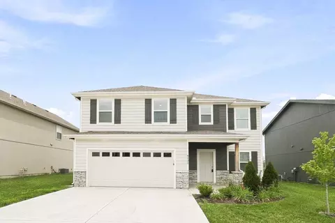 9123 SW 2nd St, Blue Springs, MO 64064