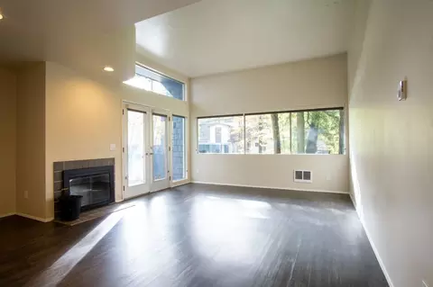 4637 Galewood St #A, Lake Oswego, OR 97035