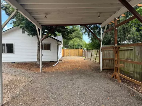 852 Leigh St, Eugene, OR 97401 photo 38