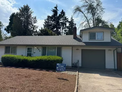 852 Leigh St, Eugene, OR 97401 photo 4