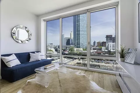 24-22 Jackson Ave #710, New York, NY 11101