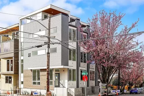 447 NE 73rd St, Seattle, WA 98115