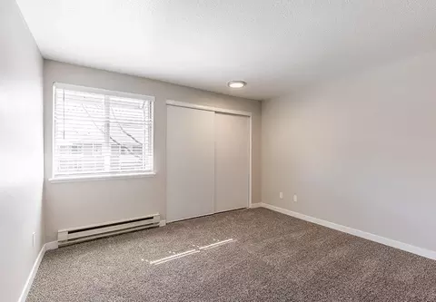 17310 SE Naegeli Dr, Portland, OR 97236