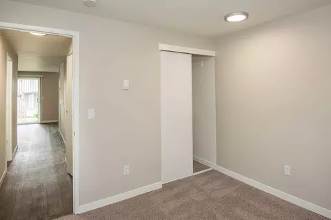 17310 SE Naegeli Dr, Portland, OR 97236