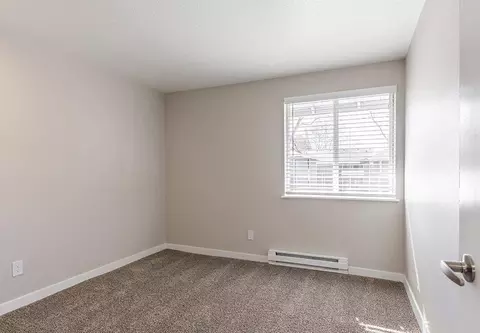 17310 SE Naegeli Dr, Portland, OR 97236