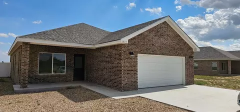 1827 Quail Wood Dr, Portales, NM 88130