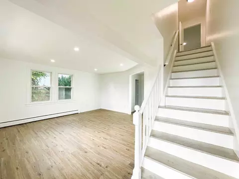 200 Cook Hill Rd, Wallingford, CT 06492