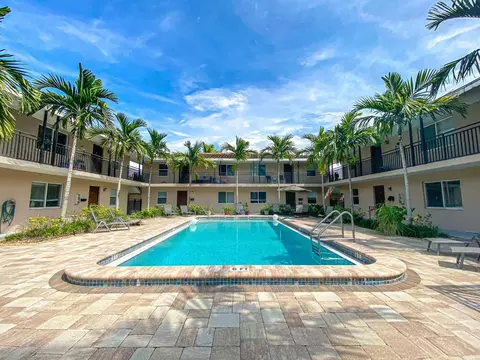 2102 Alamanda Dr #201, Naples, FL 34102