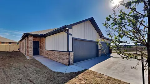 9316 NW 125th St, Yukon, OK 73099