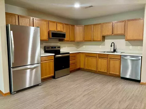 323 Williamsburg Pl #A, New Richmond, WI 54017